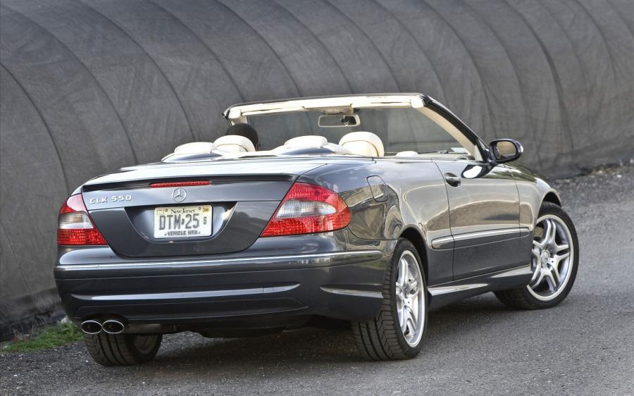  Mercedes-Benz CLK550 Cabriolet 2009 года  (фото 2 из 24)